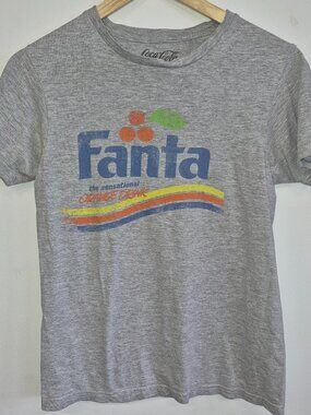 Coca-Cola Fanta Graphic Tee Women’s Grey Retro Orange Drink T-Shirt Size Small
